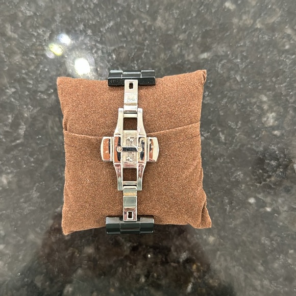 Stylish Michael Kors Black Watch - Picture 4 of 5